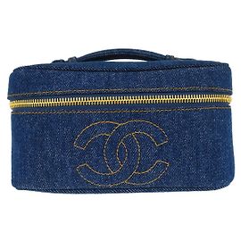 Chanel Vintage Zeitlose Kosmetiktasche aus Denim klein