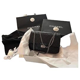 Chanel vintage 2.55 Reissue 226 – Pelle nera invecchiata & catena argento – mai indossato – Set completo