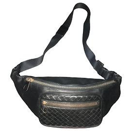 Belt bag in pelle Intrecciato di Bottega Veneta
