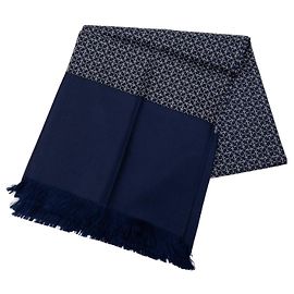 Hermès Blaue geometrische Seidenfransen-Schal 140