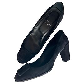 Décolleté Roger Vivier New Buck 75 in suede nero