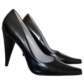 Zapatos de tacón Gucci en cuero negro Tom Ford Era