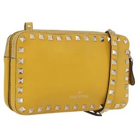 Gianni Versace Rock Studs Shoulder Bag Leather Yellow Gold Auth BA10807