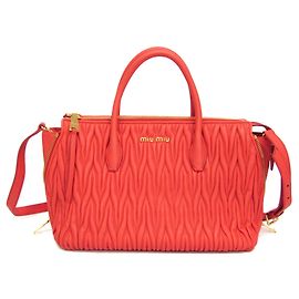 Sac à main en cuir Matelassé Miu Miu en rose saumon