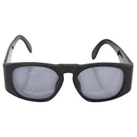 Gafas de sol de plástico con logo CC de Chanel