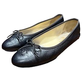 Chanel Metallic Navy Leder Ballerinas mit CC Logo Schleife