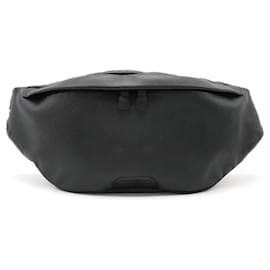 Marsupio Discovery Monogram Shadow di Louis Vuitton