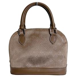 Borsa Pouch Little Alma Monogram Satin di Louis Vuitton