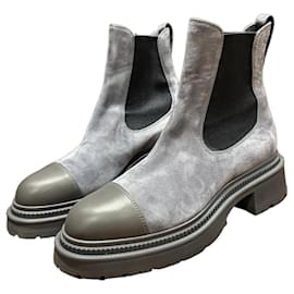 Botines Chelsea de ante y cuero gris de Chanel con punta cap toe