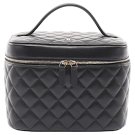 Borsa Vanity in Pelle di Agnello Trapuntata Nera CC di Chanel