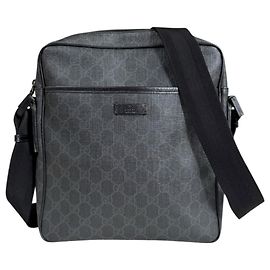 Bolsa de Ombro Gucci GG Supreme