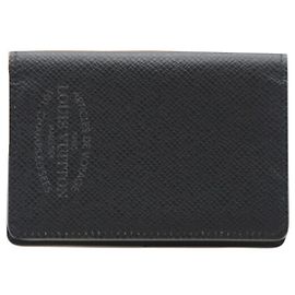 Louis Vuitton Taiga Card Case