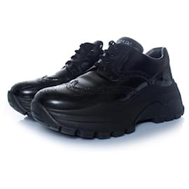Prada, chunky Brogue-Sneaker in Schwarz