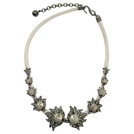 Collana in corda bianca Lanvin con decorazioni in cristallo
