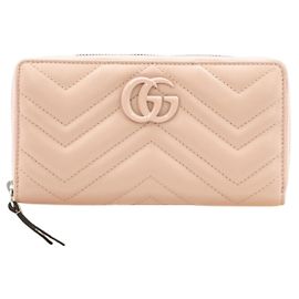 Billetera bi-fold de cuero rosa GG Marmont de Gucci
