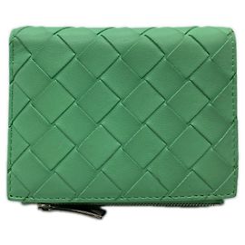 Bottega Veneta Intrecciato Medium Small Bifold Wallet