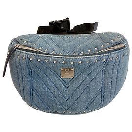 Borsa a tracolla in denim MCM con borchie trapuntate