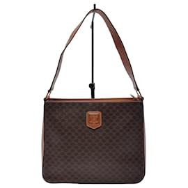 Céline Borsa a Spalla Triomphe Macadam