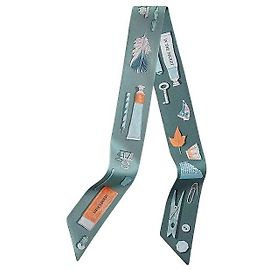 Hermès Foulard in seta Twilly da donna nella tasca