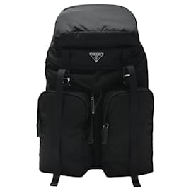 Prada Mochila de nylon Saffiano com logo triangular