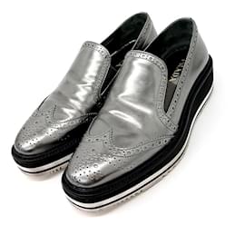 Prada Clipper