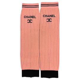 Chanel Beinstulpen