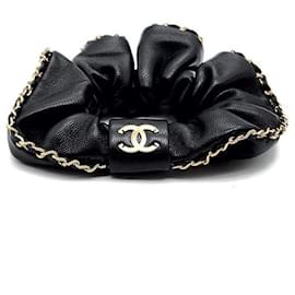 Chanel Scrunchie per capelli CC Around Chain