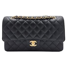 Chanel Borsa a Spalla Media Caviar Classic Flap Nera