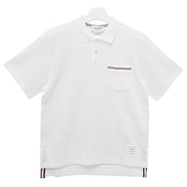 Interlock Polo mit kurzen Ärmeln, Tasche und drei Streifen in Weiß - Thom Browne