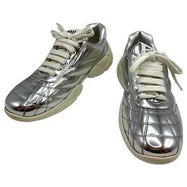 Miu Miu Gepolsterte Metallische Damensneaker