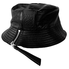 Cappello bucket in pelle Napa per pescatore con patch logo Anagram - Loewe