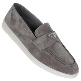 Mocassino in Suede con Logo Triangolo - Prada