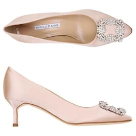 Manolo Blahnik Pompa DNUD CLC