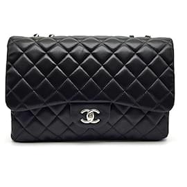 Chanel Jumbo Classico in pelle di agnello