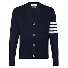 Klassische Cashmere-V-Ausschnitt-Cardigan - Thom Browne