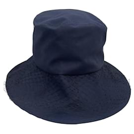 Christian Dior Teddy Veil Bucket Hat mit breiter Krempe