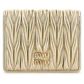 Miu Miu Billetera compacta de cuero nappa