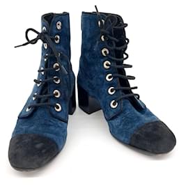 Chanel Wildleder-Stiefeletten