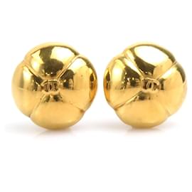 Pendientes de metal dorado Chanel Coco Mark