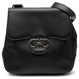 Salvatore Ferragamo Borsa a spalla doppia Gancini in pelle nera Ferragamo