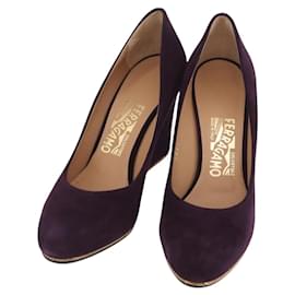 Salvatore Ferragamo Pumps aus Wildleder Größe 7 Lila Auth am10858V