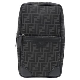 Bolso de Hombro Fendi 7VZ064 AG0M