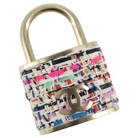 CHANEL COCO Mark Brosche Tweed Mehrfarbig CC Auth ARZ267M