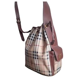 Borsa a secchiello Burberry Nova Check in pelle e tela