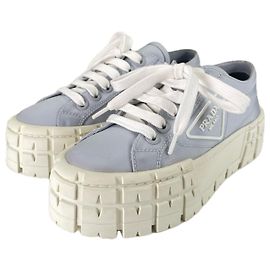 Re-Nylon Sneakers von Prada