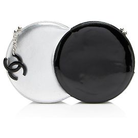 Clutch Doppio Cerchio in Pelle di Agnello Metallica e Verniciata Chanel