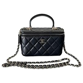 Beauty Case Chanel in Pelle di Agnello Nera
