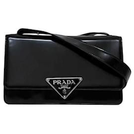 Borsa a spalla in pelle nera Prada