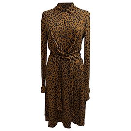 Vestido envolvente estampado en seda con estampado animal de Diane von Furstenberg