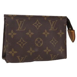 LOUIS VUITTON Poche Toilette Monogram 15 M47546 LV Auth hk3573